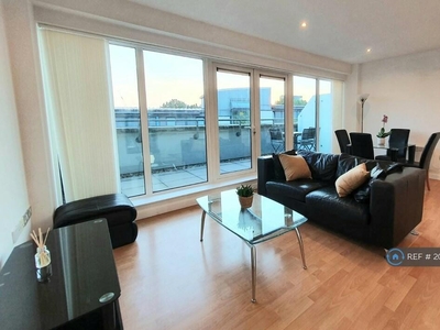 2 bedroom flat for rent in Welland Street, London, SE10