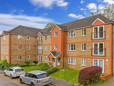 2 Bedroom Flat For Sale In Belmont Heights, Sutton