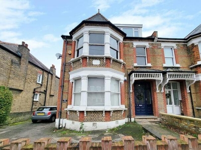 2 Bedroom Flat For Sale In Palmers Green