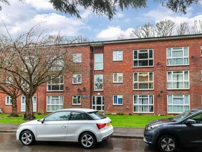 2 Bedroom Flat For Sale In Rickmansworth
