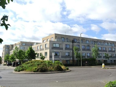 2 Bedroom Flat For Sale In Town Lane, Stanwell