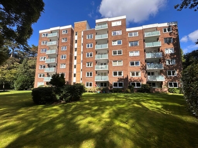 2 bedroom ground floor flat for sale in The Avenue, BRANKSOME PARK, Poole, Dorset, BH13