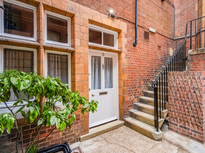 2 bedroom property for sale in The Drive, Hove, BN3