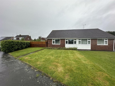 2 bedroom semi-detached bungalow for rent in Gatton Way, Hucclecote, Gloucester, GL3