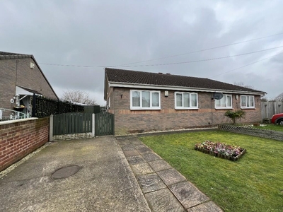 2 bedroom semi-detached bungalow for rent in Oldfield Close, Doncaster, South Yorkshire, DN7