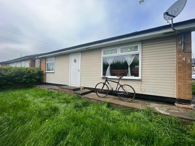 2 bedroom semi-detached bungalow for sale in Wigman Road, Nottingham, NG8