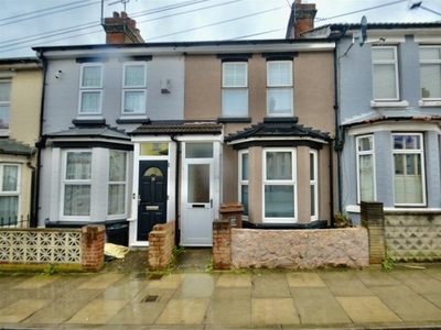 2 bedroom terraced house for rent in St. Marys Road, Gillingham, ME7