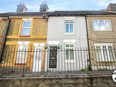 2 bedroom terraced house for rent in Upper Luton Road, Chatham, Kent, ME5