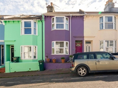 2 bedroom terraced house for sale in Carlyle Street, Brighton, BN2