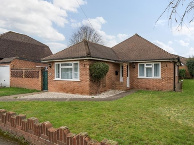 3 Bed Bungalow For Sale in Thorpe Village, Egham, TW20 - 5320583