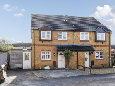 3 Bed House For Sale in Bicester, Oxfordshire, OX26 - 5209247