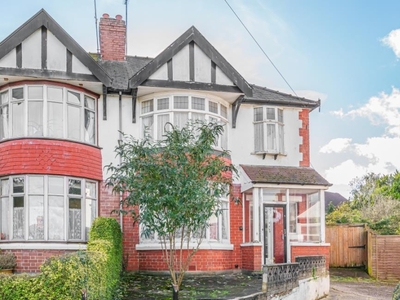 3 Bed House For Sale in Finchley, London, N12 - 5235538