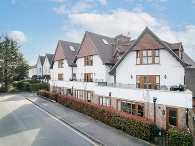 3 Bedroom Apartment Surrey Surrey