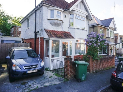 3 bedroom detached house for rent in Woodside Road,Southampton, SO17