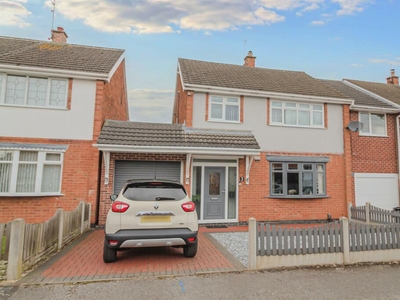 3 bedroom detached house for sale in Ascot Drive, Hucknall, Nottingham, NG15