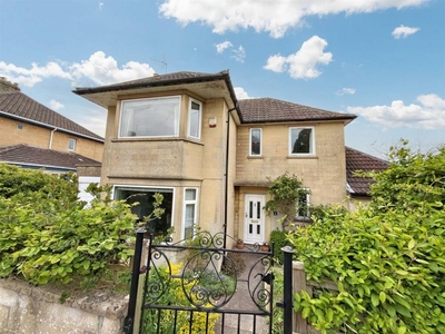 3 bedroom detached house for sale in Bloomfield Drive, Bath, BA2