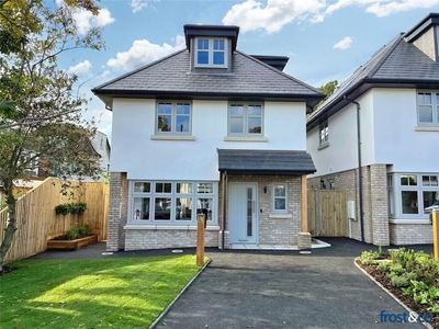3 bedroom detached house for sale in Glenair Avenue, Lower Parkstone, Poole, Dorset, BH14