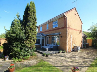 3 bedroom detached house for sale in Glencoe Way, Orton Southgate, Peterborough, PE2