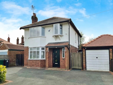 3 bedroom detached house for sale in Meadowsway, Upton, Chester, Cheshire, CH2