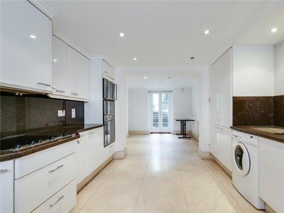3 Bedroom End Of Terrace House For Rent In
South Kensington