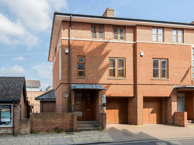 3 bedroom end of terrace house for rent in Tower Street, Winchester, Hampshire, SO23
