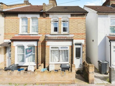 3 Bedroom End Of Terrace House For Sale In Croydon