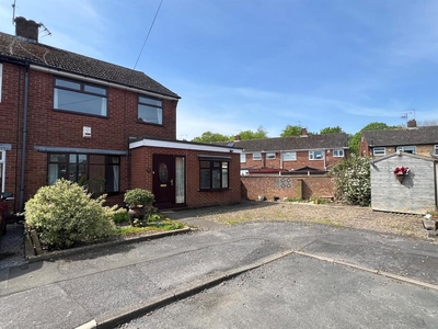 3 bedroom end of terrace house for sale in Daville Close, Hull, HU5
