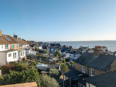 3 Bedroom End Of Terrace House For Sale In Leigh-on-sea