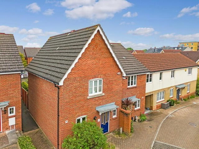 3 Bedroom End Of Terrace House For Sale In Newbury Park