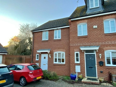 3 bedroom end of terrace house for sale in The Meadows, Old Stratford, Milton Keynes, MK19
