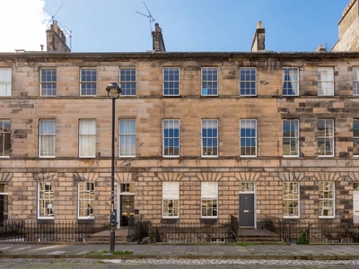 3 bedroom flat for rent in Great King Street, New Town, Edinburgh, EH3