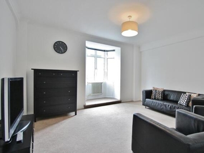3 Bedroom Flat For Rent In Hammersmith Road, Hammersmith