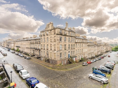 3 bedroom flat for rent in Northumberland Place, New Town, Edinburgh, EH3