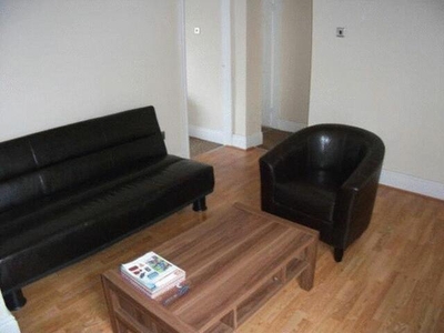 3 Bedroom Flat For Rent In Selly Oak, Birmingham