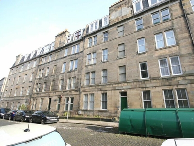 3 bedroom flat for rent in South Oxford Street, Edinburgh, EH8