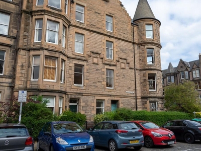 3 bedroom flat for rent in Thirlestane Road, Marchmont, Edinburgh, EH9