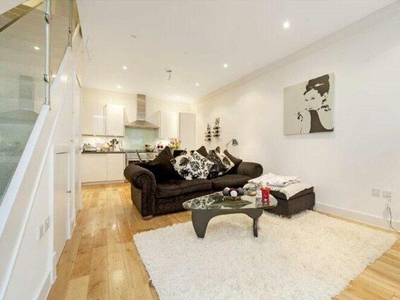 3 Bedroom Flat For Sale In Fulham, London