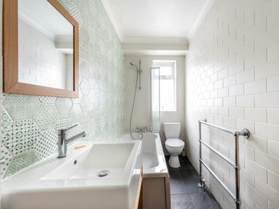 3 Bedroom Maisonette For Rent In Willesden Green, London
