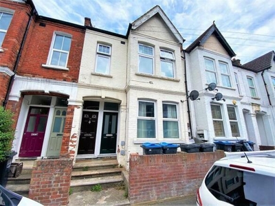 3 Bedroom Maisonette For Sale In Colliers Wood