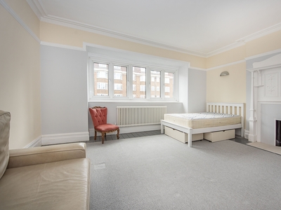 3 bedroom property for sale in Streatham High Road, London, SW16