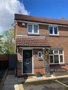 3 Bedroom Semi-detached House For Rent In Chatham