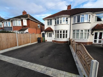 3 Bedroom Semi-detached House For Rent In Solihull, West Midlands
