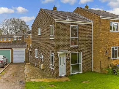 3 Bedroom Semi-detached House For Sale In Allhallows, Rochester
