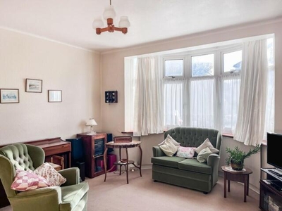 3 Bedroom Semi-detached House For Sale In Croydon, London