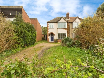 3 bedroom semi-detached house for sale in Histon Road, Cambridge, Cambridgeshire, CB4