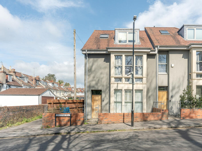 3 bedroom semi-detached house for sale in Kersteman Road, Bristol, BS6 7BX, BS6