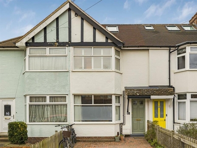 3 bedroom terraced house for sale in Cromwell Road, Cambridge, CB1