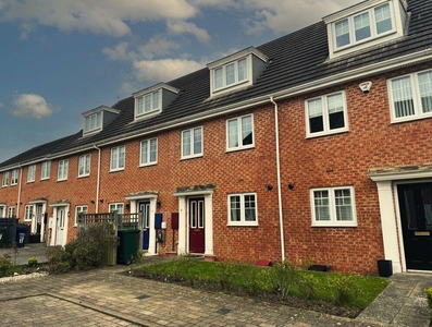 3 bedroom terraced house for sale in Kelvedon Avenue, Newcastle upon Tyne, Tyne and Wear, NE3