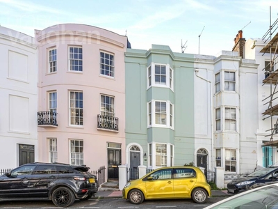 3 bedroom terraced house for sale in Norfolk Road, Brighton, BN1