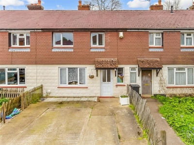 3 bedroom terraced house for sale in Oaktree Avenue, Maidstone, Kent, ME15